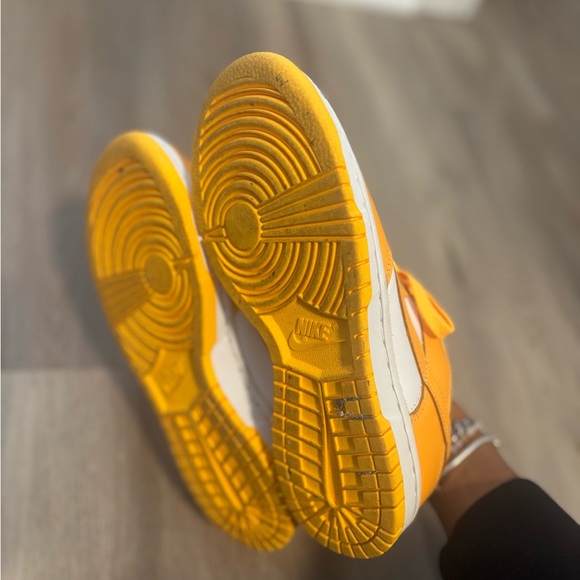 Nike Wmns Dunk Low 'Laser Orange' - Picture 3 of 6